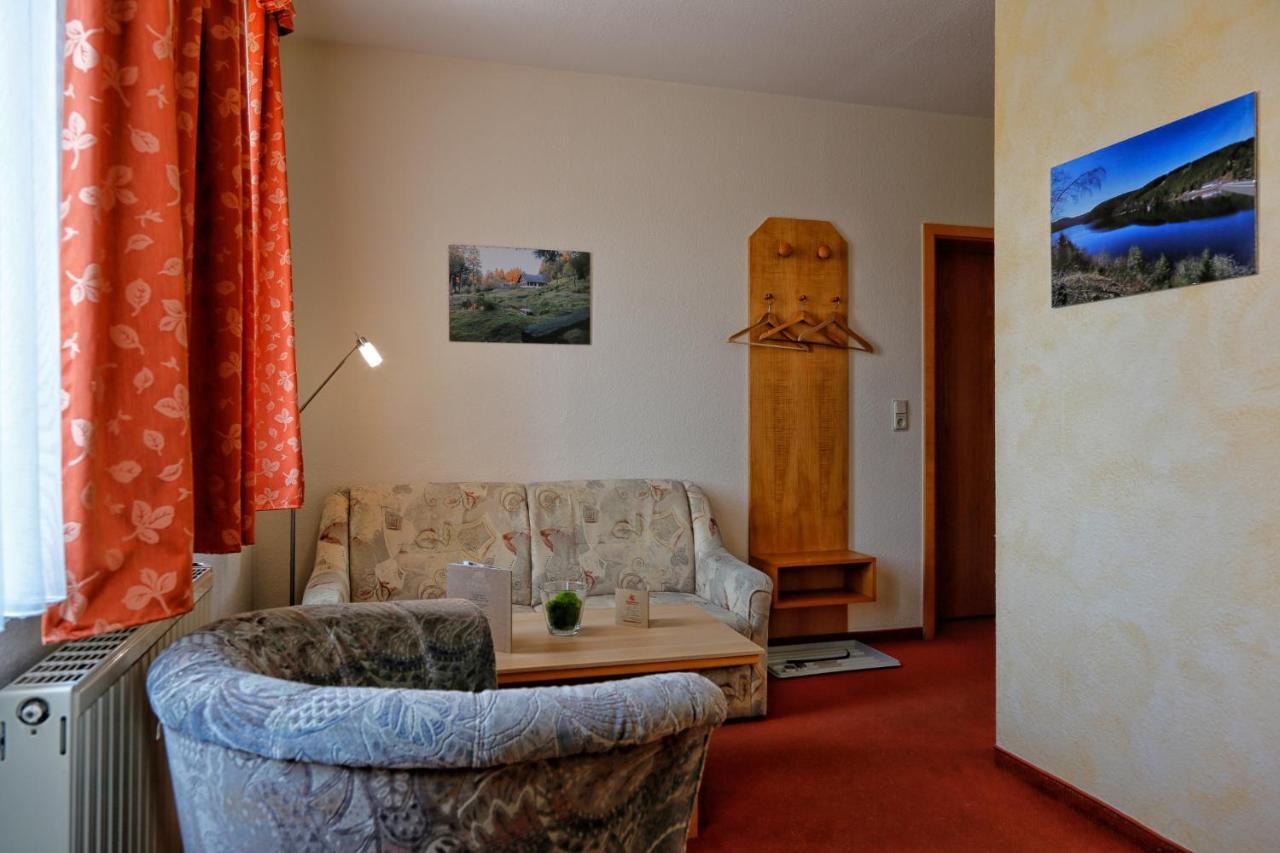 Konsum Gaestehaus Quisisana - Oberhof Оберхоф Экстерьер фото