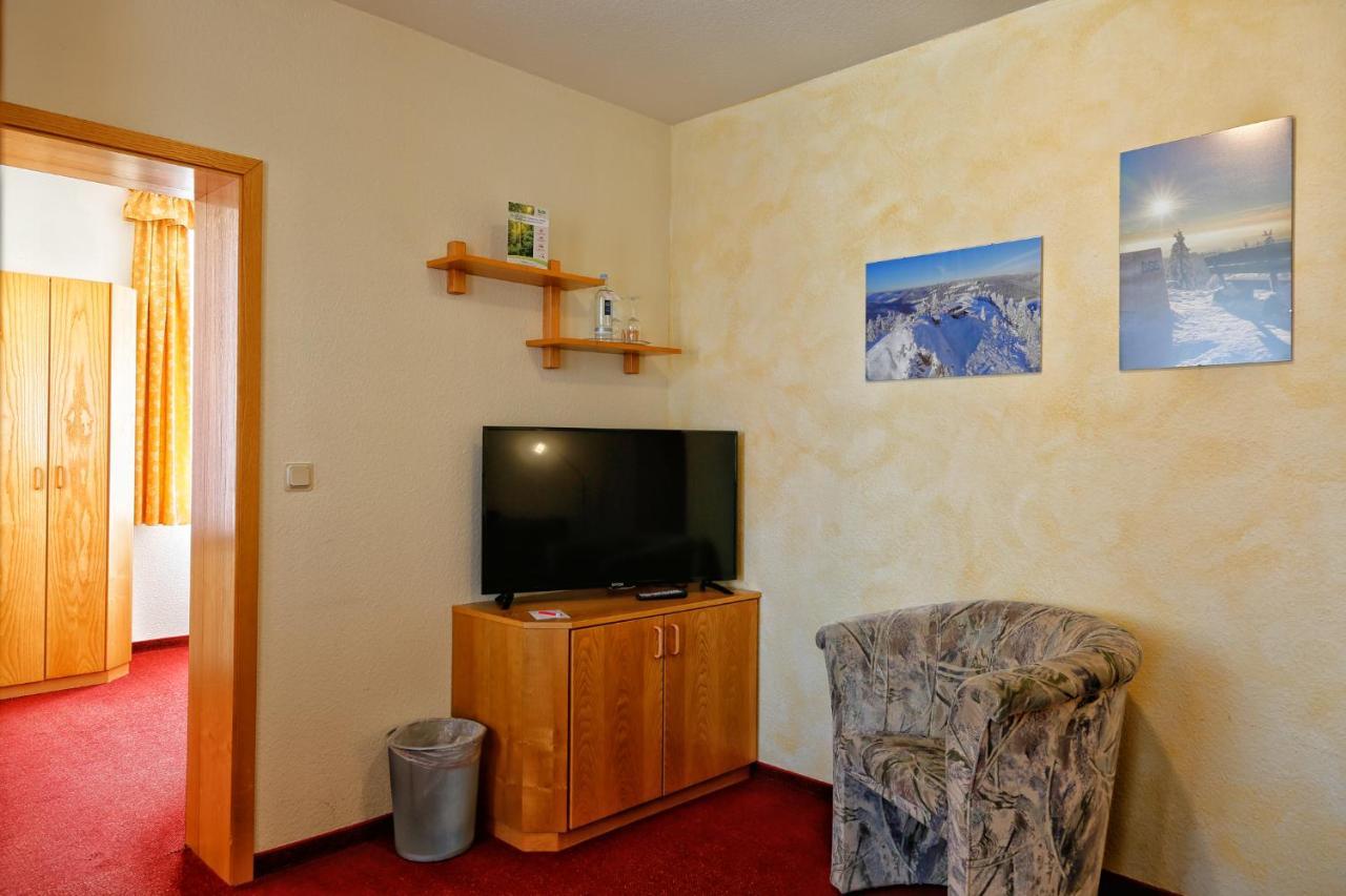 Konsum Gaestehaus Quisisana - Oberhof Оберхоф Экстерьер фото